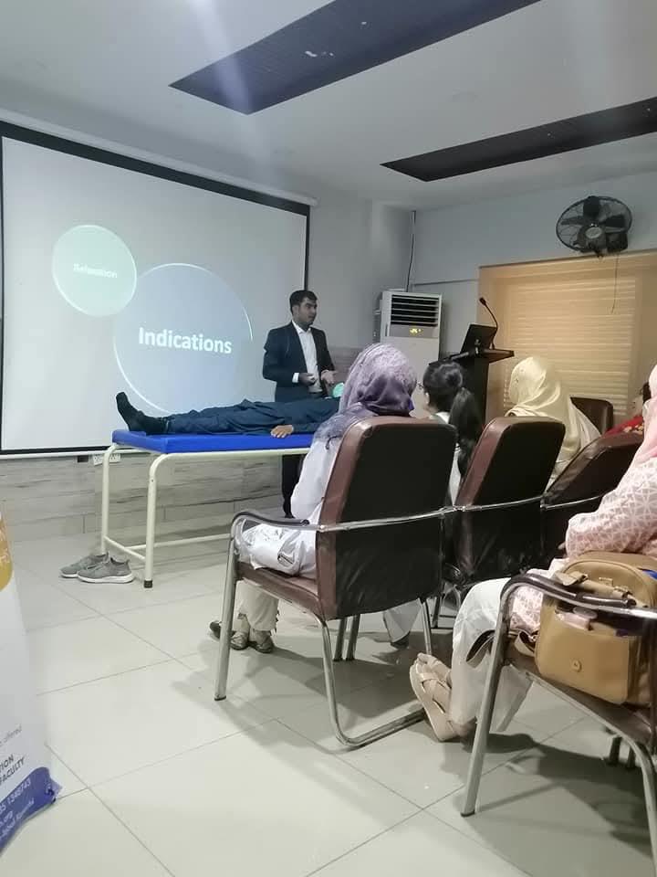 Karachi — Workshop on MET at Dr Farah Essa academy